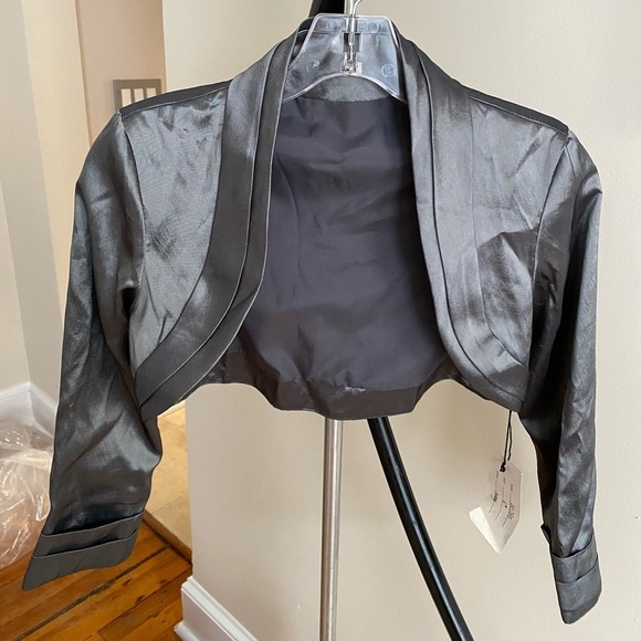 Jovani Cropped Jacket Grey - Picture 3 of 5